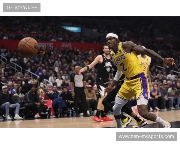 范德比尔特篮板统治力惊人，成为球队防守核心新引擎